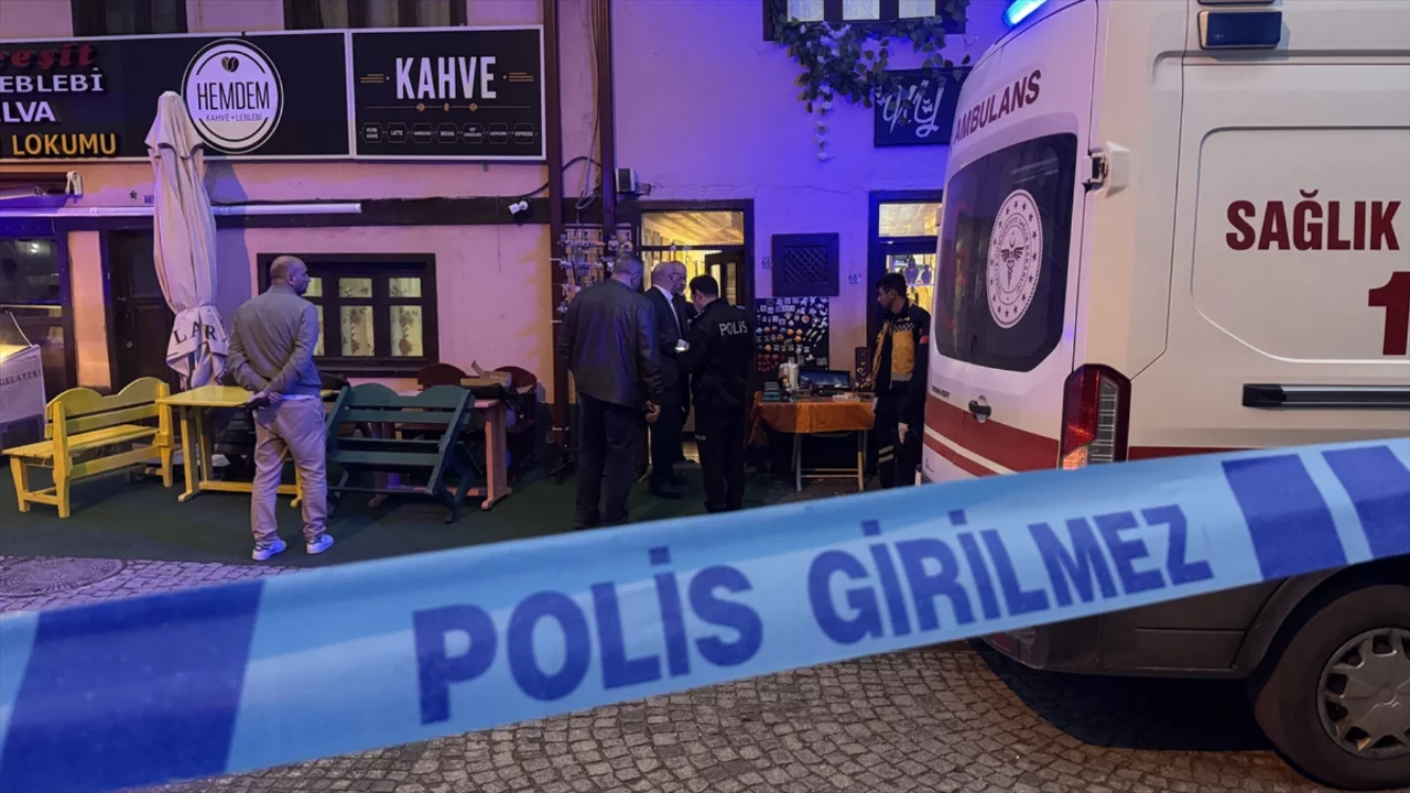 K&uuml;tahya'da iş yerinde dehşet: Hediyelik eşya satan kadın bı&ccedil;aklı saldırıda hayatını kaybetti