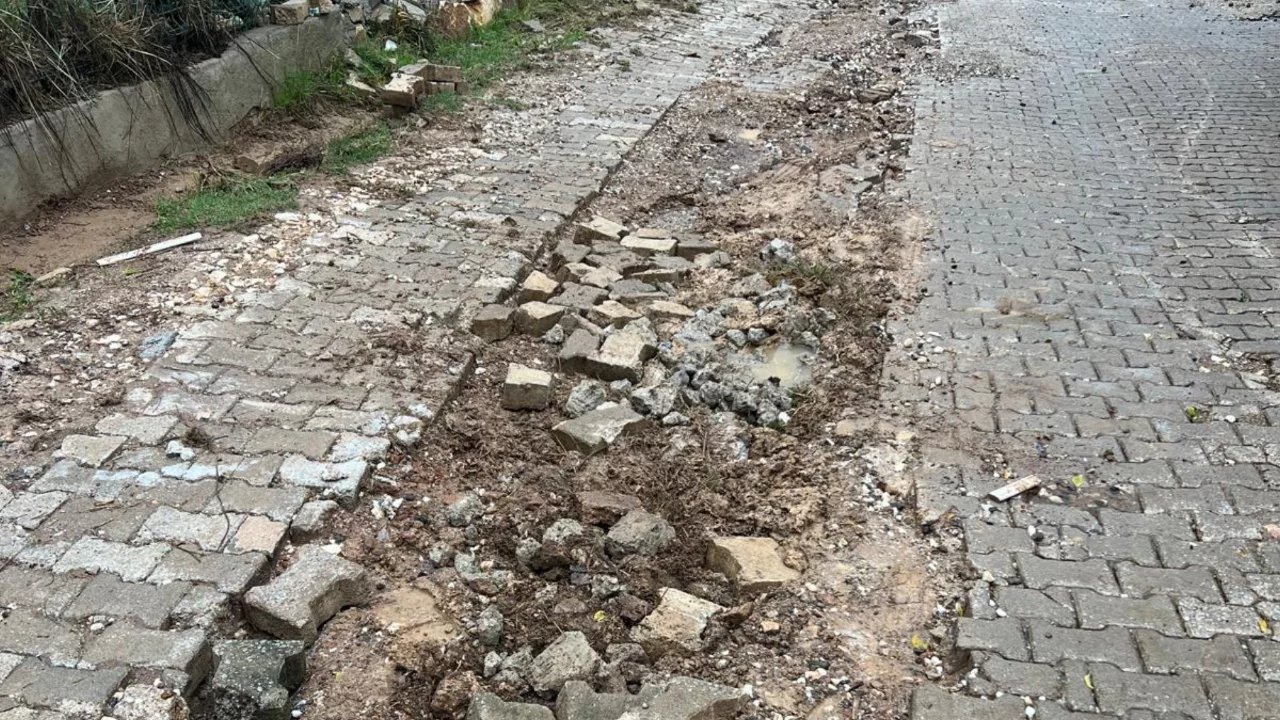 Bursa'da doğalgaz kazıları sonrası yollarda &ccedil;&ouml;kmeler yaşanıyor!