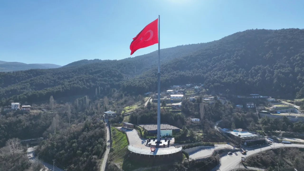 Bursa'nın zirvesinde T&uuml;rk tarihi: Bayraktepe'de g&ouml;zden ka&ccedil;an detay