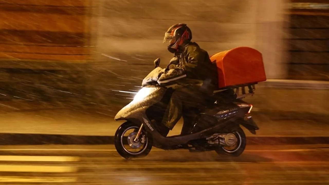 Bakanlık harekete ge&ccedil;ti! 1 milyona yakın motokurye i&ccedil;in yeni d&ouml;nem