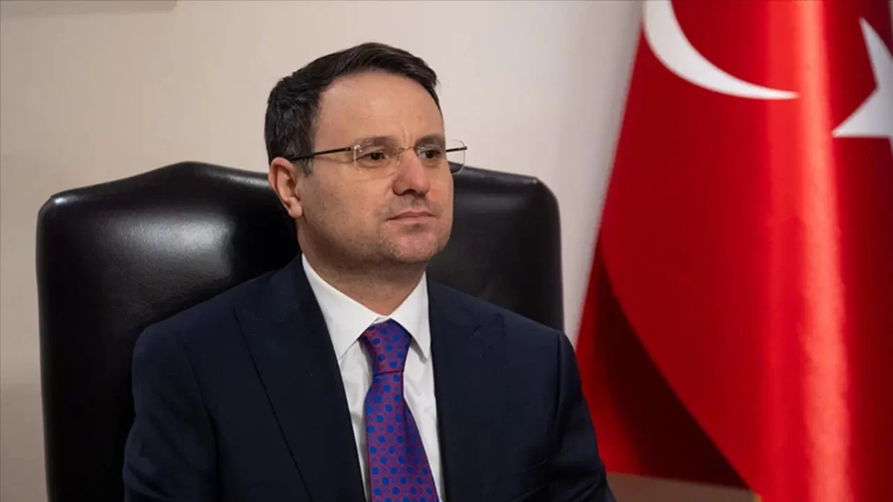Bakan G&uuml;rlek duyurdu! Fon soruşturmasında yeni operasyon