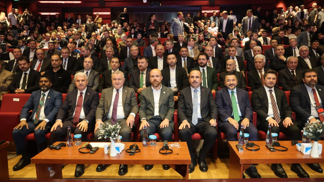 Konya'da Filistin Gen&ccedil;lik Forumu: Spor sahalarında kardeşlik mesajı