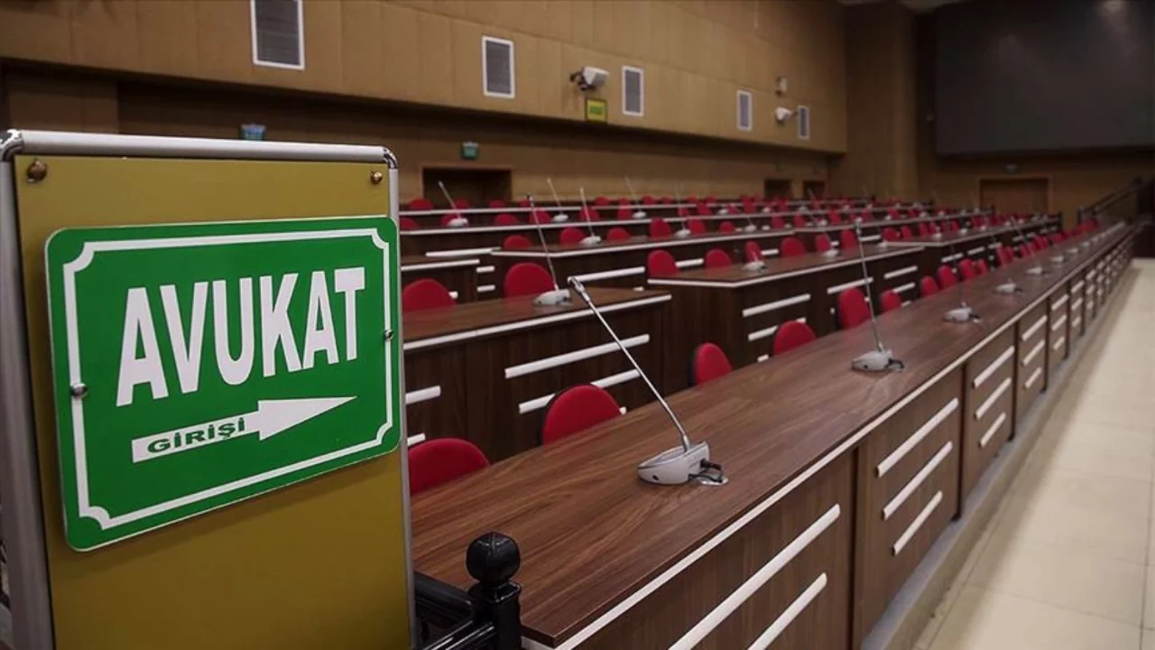 M&uuml;vekkillerine uyuşturucu taşıyan avukata 23 yıl 5 ay hapis!