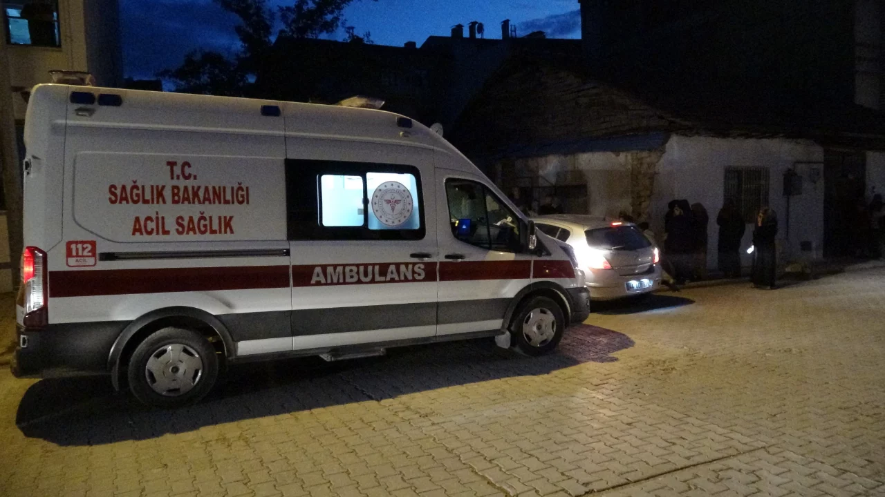 Yalnız yaşadığı konteynerde &ouml;l&uuml; bulundu! Yakınları kontrol i&ccedil;in gelince ortaya &ccedil;ıktı