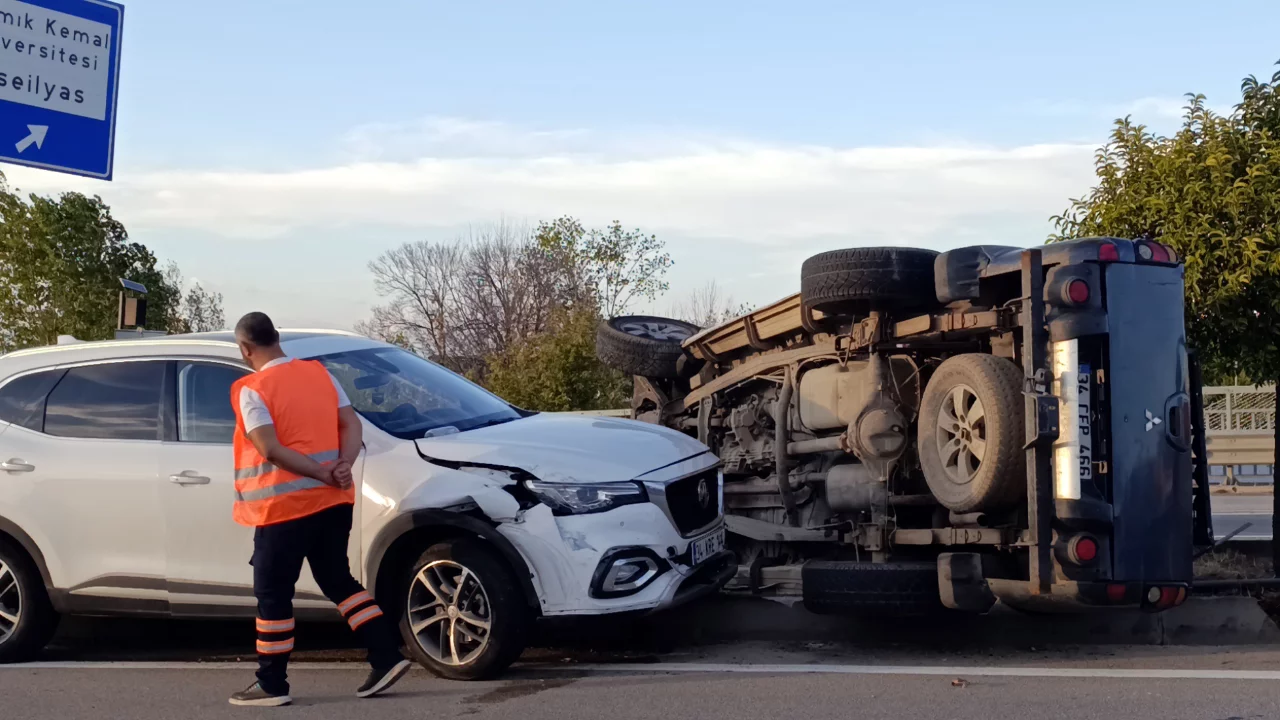 Tekirdağ'da dehşet: 4 yaşındaki &ccedil;ocuğun bulunduğu otomobili ka&ccedil;ırıp ara&ccedil;lara &ccedil;arptı