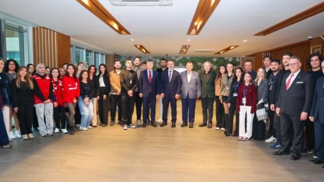 Başkan Vekili Biba'dan üniversitelilere mesaj: Sizin olanı size sunuyoruz