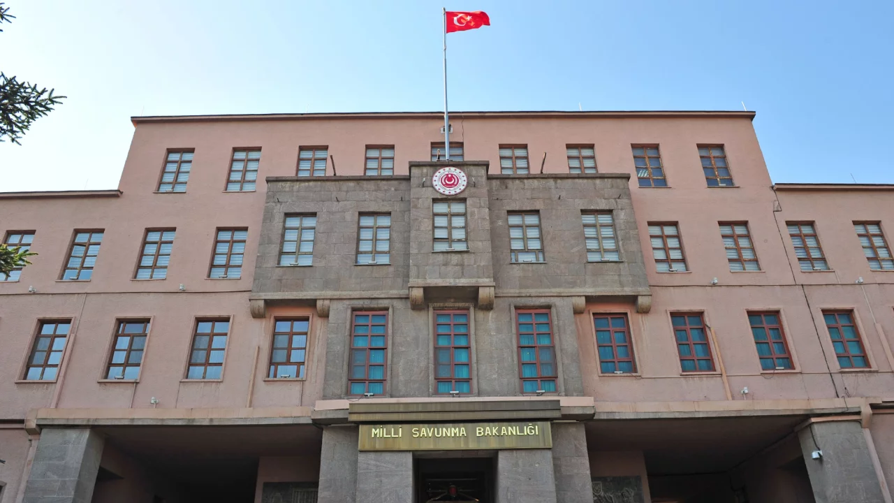 T&uuml;rkiye'den 11 yıl sonra tarihi adım! Askeri &uuml;s devrediliyor