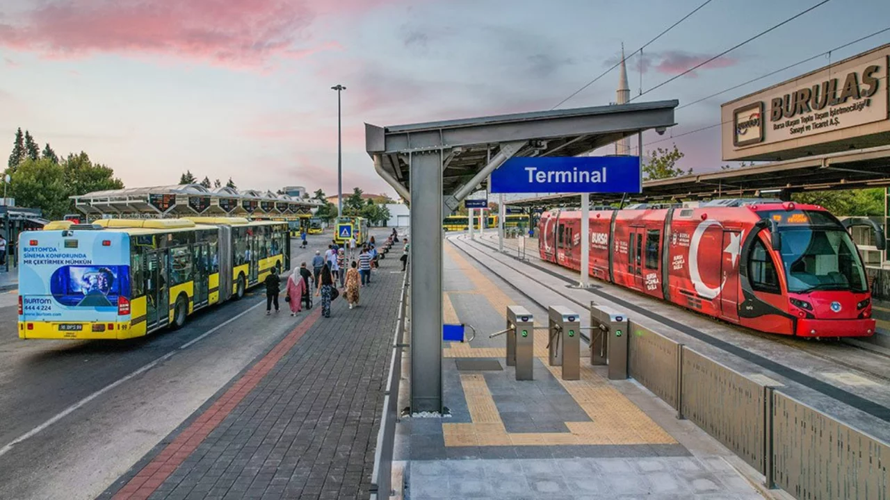 Bursa'da toplu ulaşım &uuml;cretleri bug&uuml;nden itibaren zamlandı! İşte yeni tarife fiyatları...