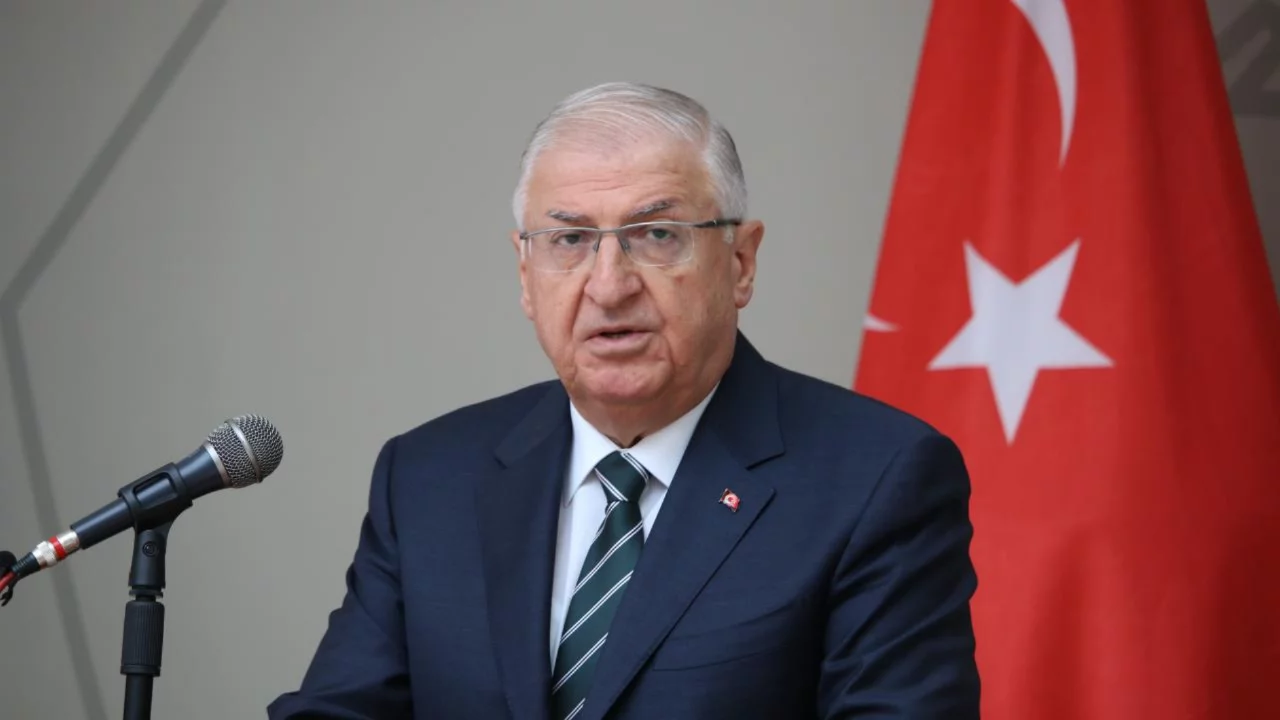 Mill&icirc; Savunma Bakanı Yaşar Güler: 'Hazır ol cenge' demekten başka bir şansımız yok 