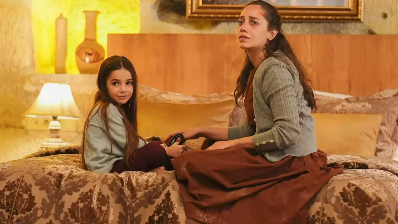 Sevdan Bir Ateş'te dengeler değişiyor! Leyla'nın yıllardır sakladığı sır ortaya çıkacak mı?