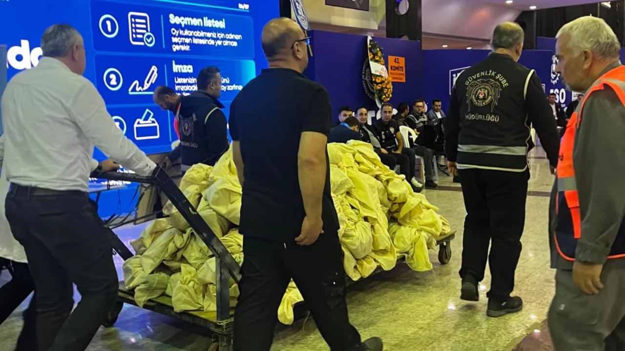 BTSO'da se&ccedil;im mesaisi sona erdi! Oylar torbalara konularak g&ouml;t&uuml;r&uuml;ld&uuml;
