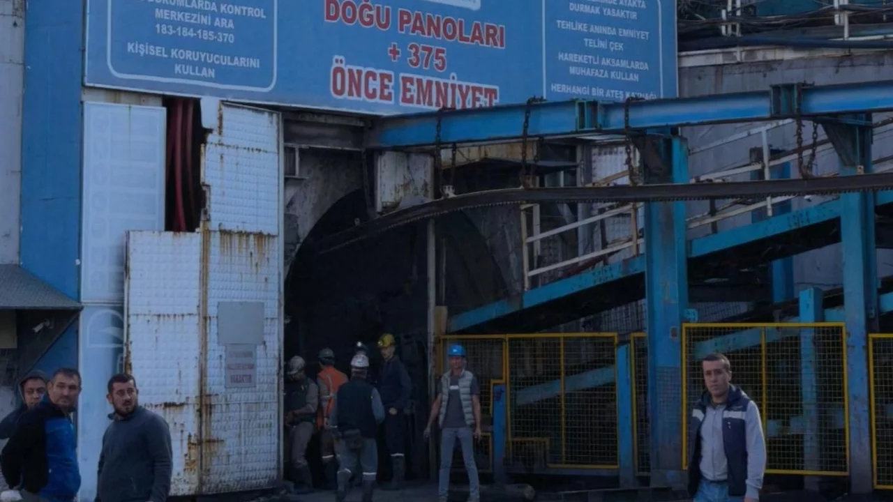 Soma'dan peş peşe acı haberler: Maden g&ouml;&ccedil;&uuml;ğ&uuml;nde can kaybı 2'ye &ccedil;ıktı
