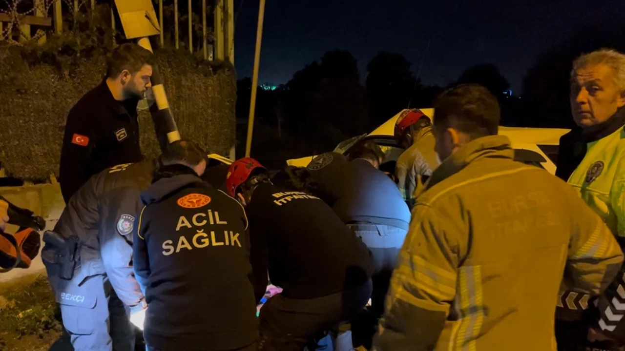 Bursa'da olay! İ&ccedil;inden &ccedil;ıkarılması dakikalar s&uuml;rd&uuml;: Durumu ağır...