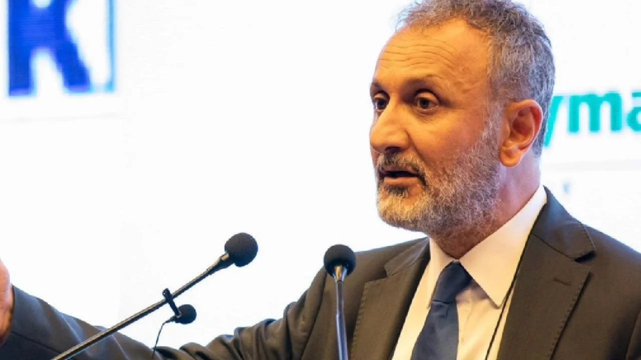Ey&uuml;psultan Belediye Başkanı Mithat B&uuml;lent &Ouml;zmen g&ouml;zaltına alındı