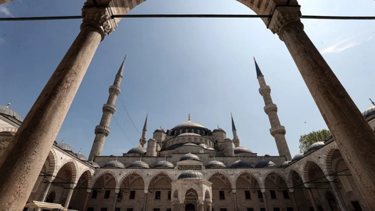 Cuma mesajları 2026: En güzel, kısa ve uzun Cuma mesajları! Sevdiklerinize gönderebileceğiniz anlamlı sözler