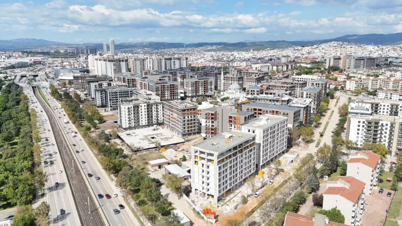 Bursa'da 1050 Konutlar'da yeni dönem başladı! Binlerce kişi yaşıyor, yollar bekliyor...