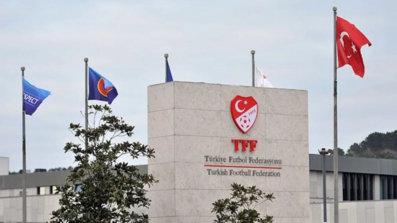 TFF'den Bel&ccedil;ika ma&ccedil;ı &ouml;ncesi pasaport kontrol&uuml; iddialarına a&ccedil;ıklama: Doğru değil