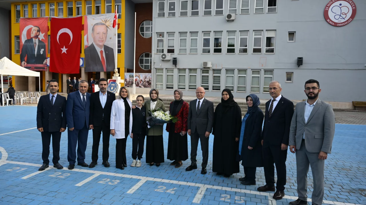 Osmangazi 23 Nisan Ortaokulunda Şule Y&uuml;ksel Şenler K&uuml;t&uuml;phanesi A&ccedil;ıldı