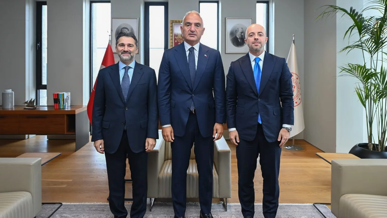 Bakan Ersoy ile THY Y&ouml;netim Kurulu Başkanı Şeker bir araya geldi