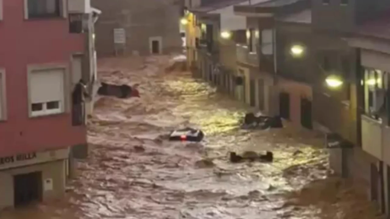 İspanya'da şiddetli yağışlar: Selde 1 kişi &ouml;ld&uuml;, 90 kişi kurtarıldı