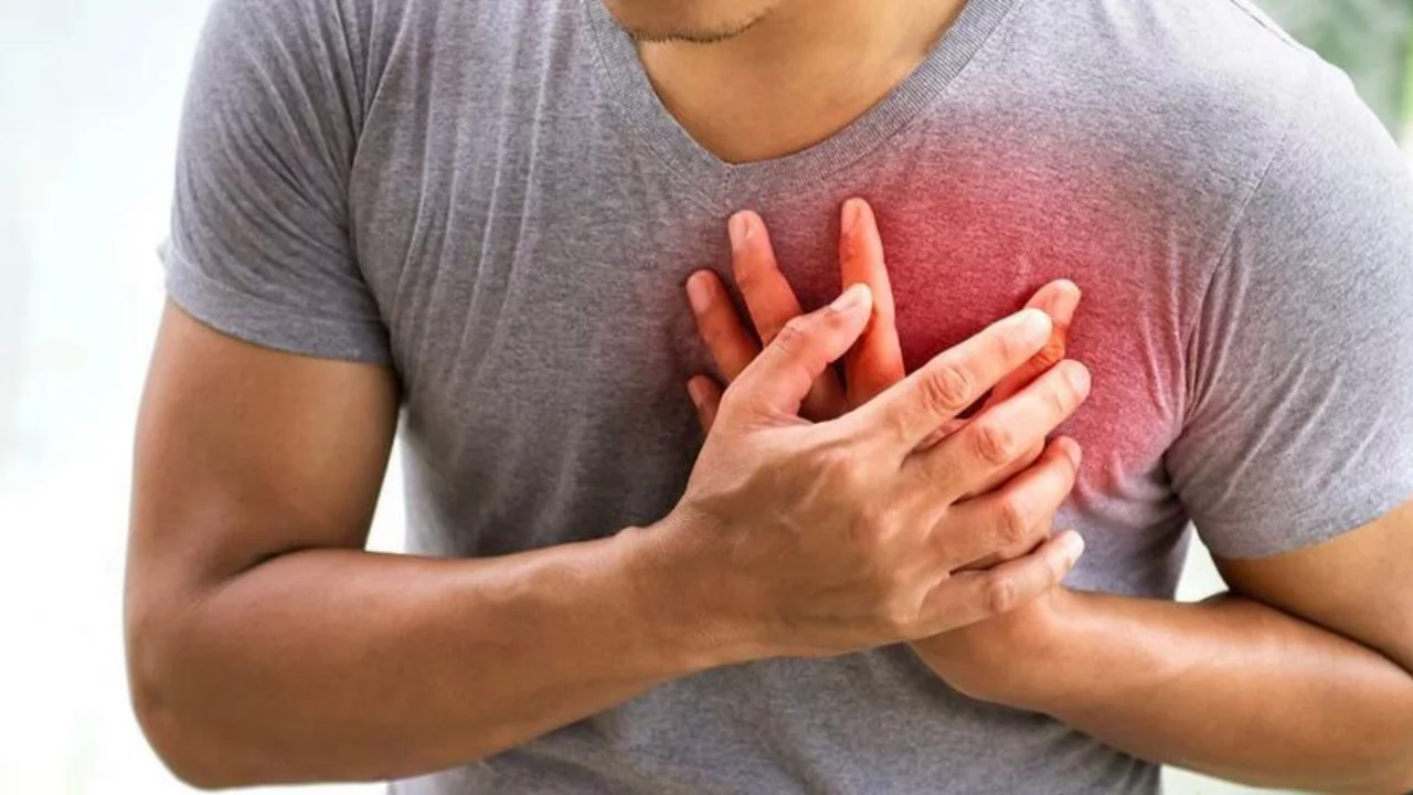 Kalbin Alarm Verdiğini G&ouml;steren 3 Belirti! Kardiyalog a&ccedil;ıkladı