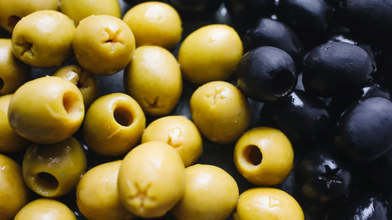 Zeytin Acılaşmasın Diye Ne Yapılır? Saklarken Uygulanan 4 Püf Noktası