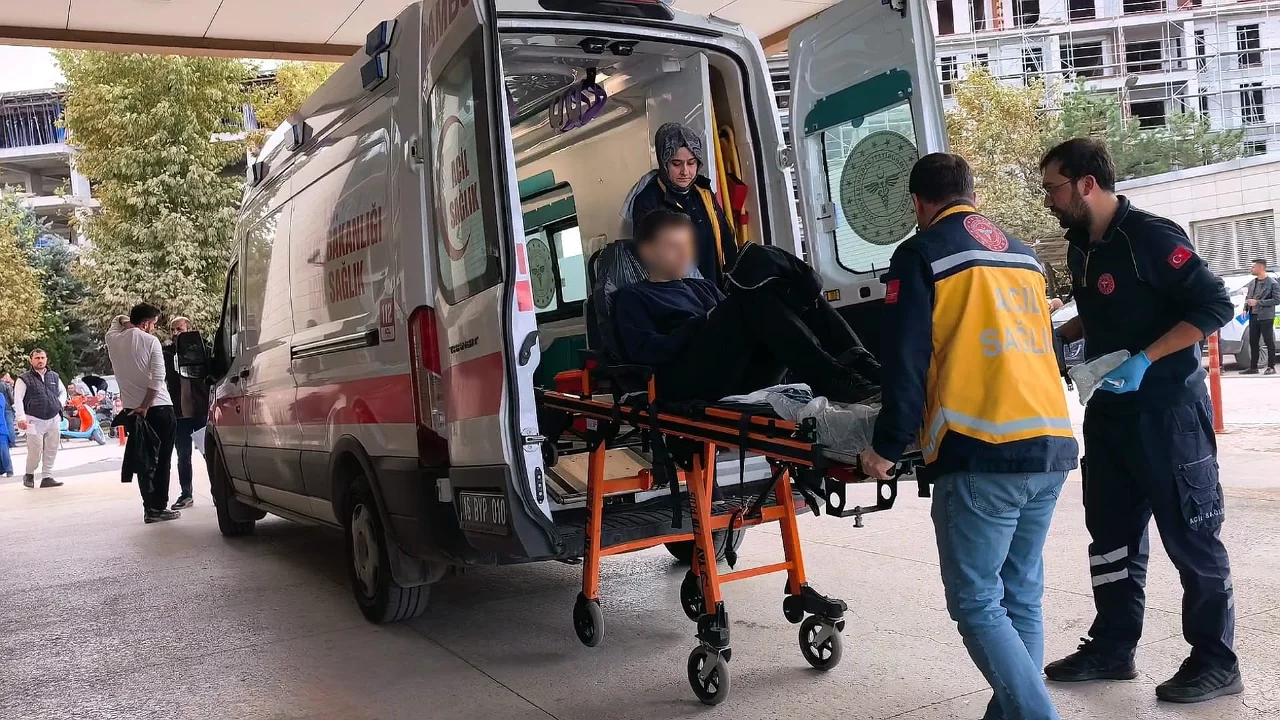 Bursa'da motosiklet tamiri kabusa d&ouml;nd&uuml;! Elini zincire kaptırdı, parmağı koptu
