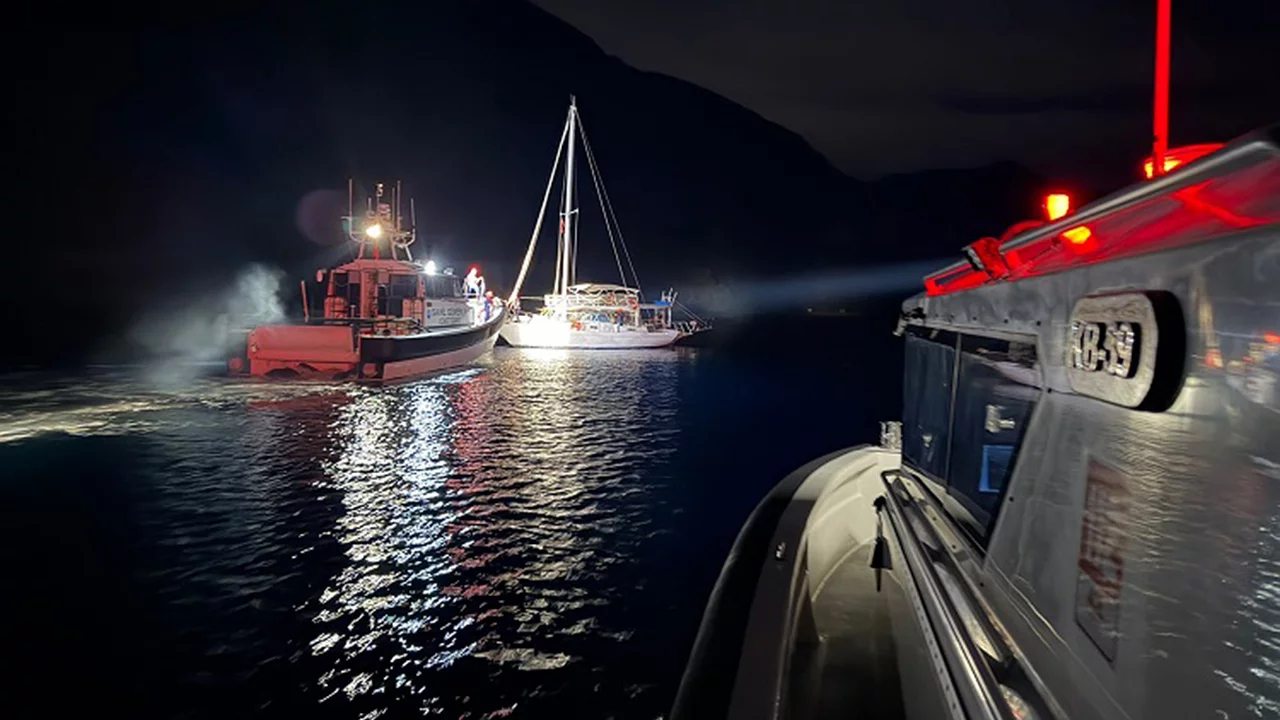 Gezi teknesine g&ouml;&ccedil;men ka&ccedil;ak&ccedil;ılığı operasyonu