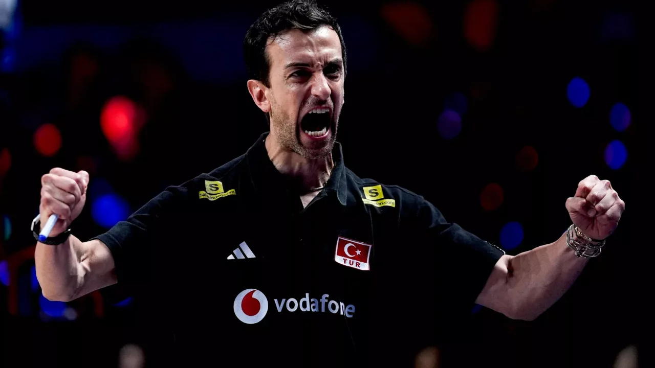 Filenin Sultanları'nda g&ouml;zler Santarelli'ye &ccedil;evrildi! Santarelli milli takımdan ayrılıyor mu?
