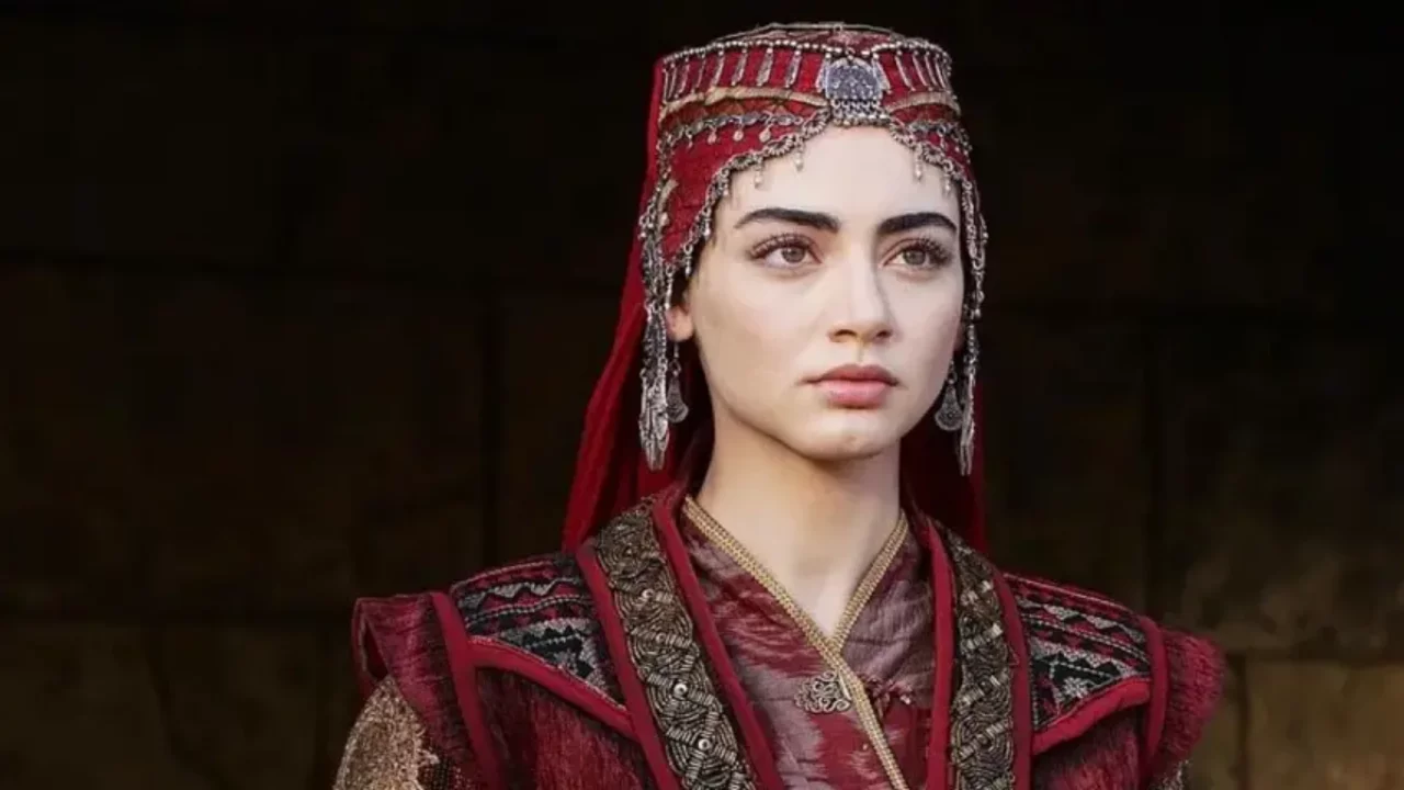Onur Tuna ve &Ouml;zge T&ouml;rer başrolde! Karakuyu'dan fotoğraflar geldi