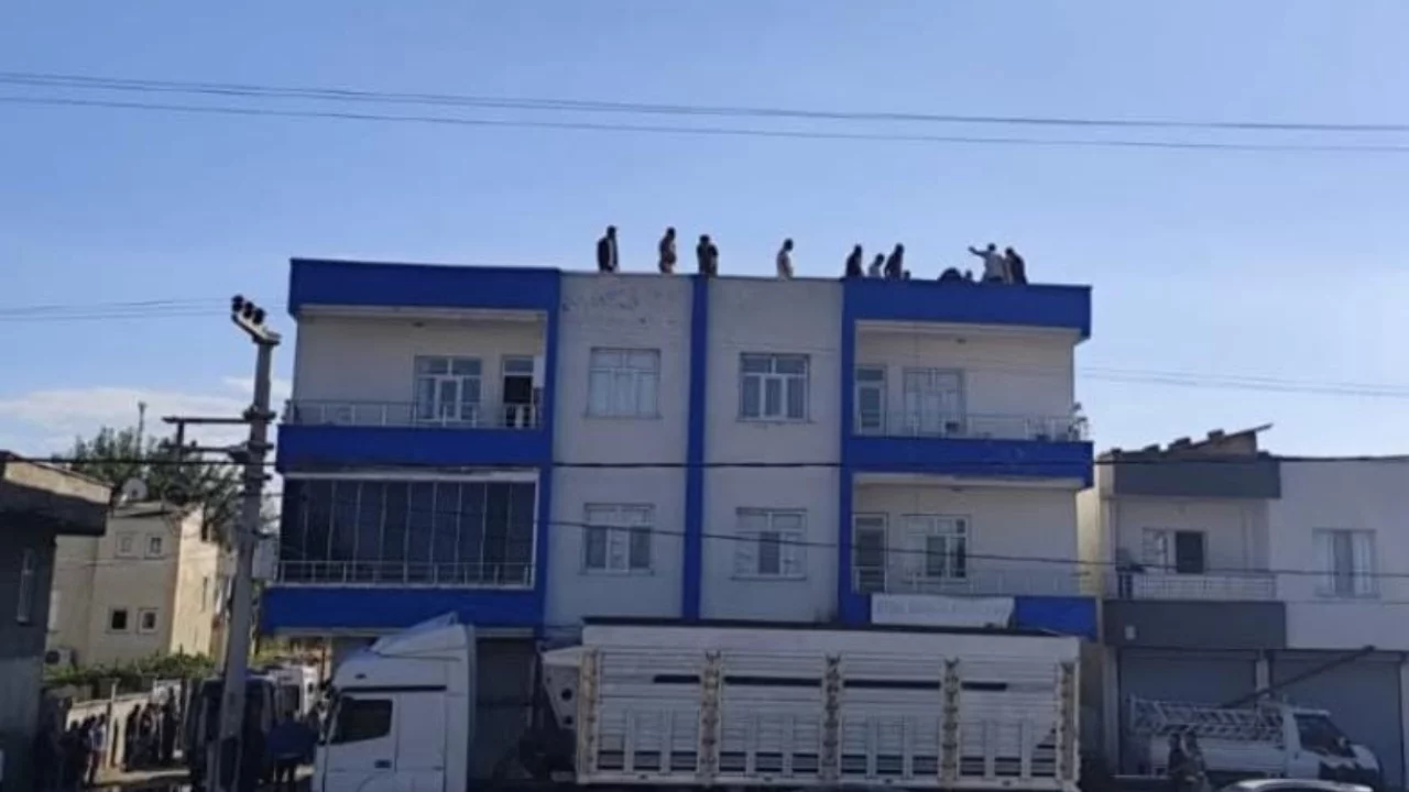 Kaynak yapacaklardı, facia yaşandı! Y&uuml;ksek gerilim hattı can aldı