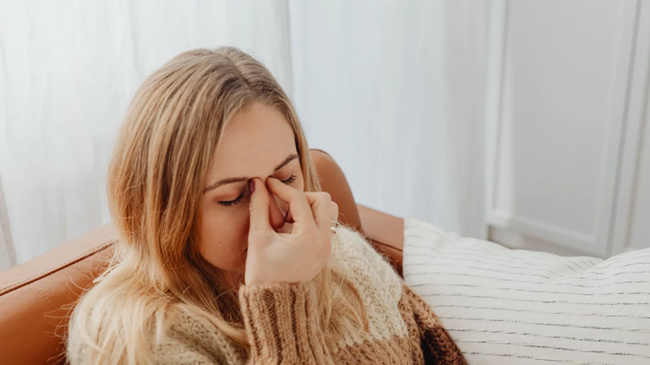 Mide Bulantısı Neden Olur, Nasıl Ge&ccedil;er? Mide Bulantısına İyi Gelebilecek Doğal Y&ouml;ntemler