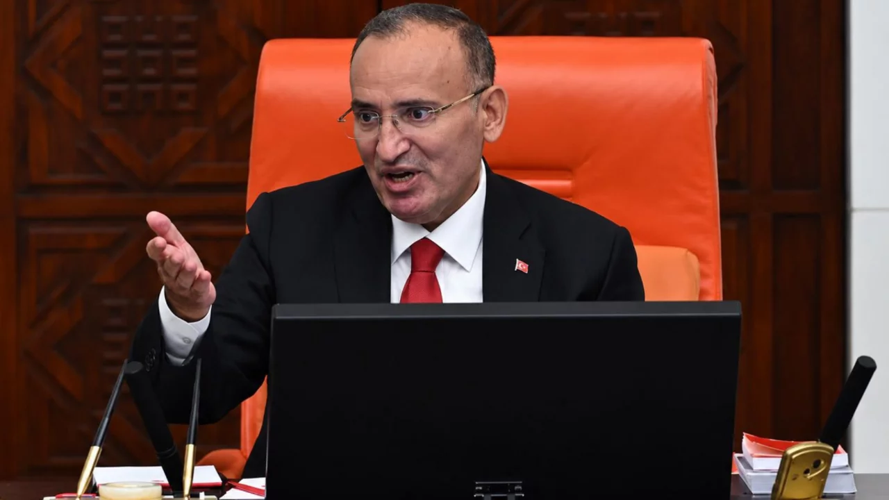 Bir s&uuml;redir hastalıkla m&uuml;cadele eden Bekir Bozdağ'ın son hali