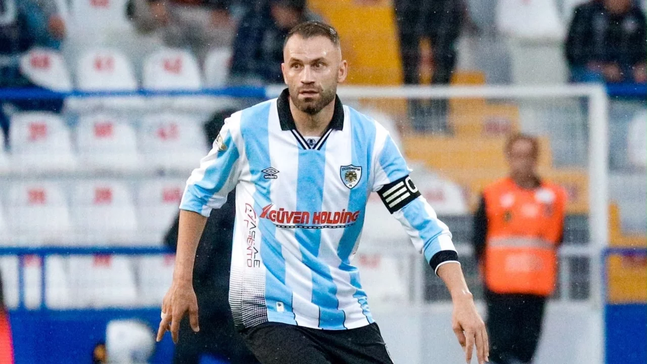 S&uuml;per Lig'in en yaşlı 10 oyuncusundan 4'&uuml; Erzurumspor FK'da