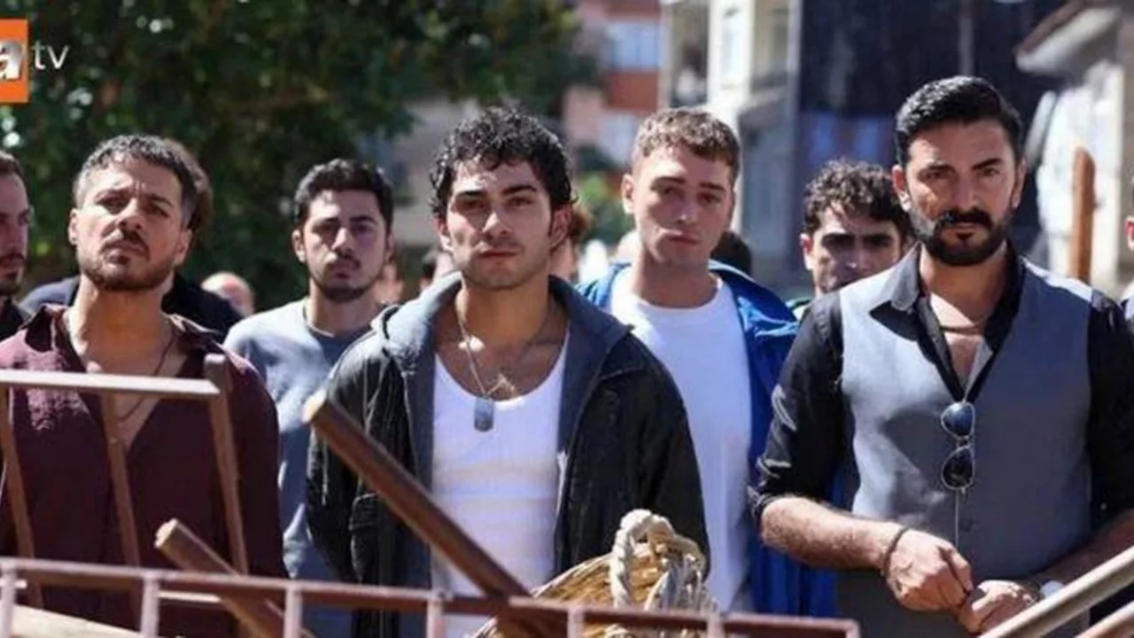 Altı Üstü İstanbul neden yok? Altı Üstü İstanbul final mi yaptı, bitti mi? Altı Üstü İstanbul yeni bölüm ne zaman, yayın günü ve kanal değişti mi?