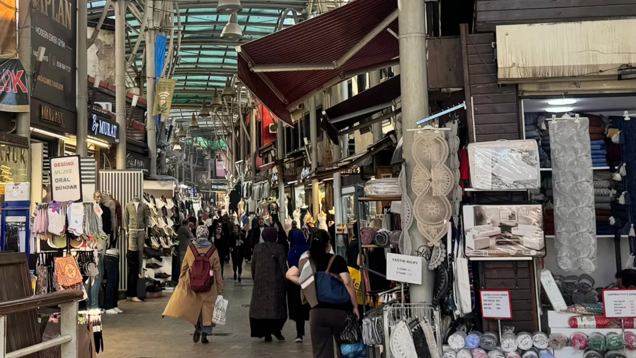 Bursa'nın tarihi &ccedil;arşısında kuyumcu vurgunu iddiası! Kayıp paranın haddi hesabı yok