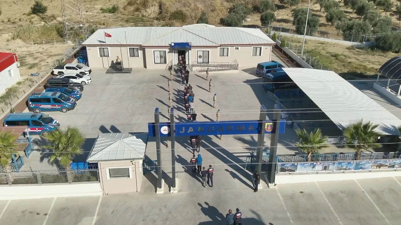 Aydın merkezli 3 ilde uyuşturucu operasyonu: 111 şüpheli gözaltında