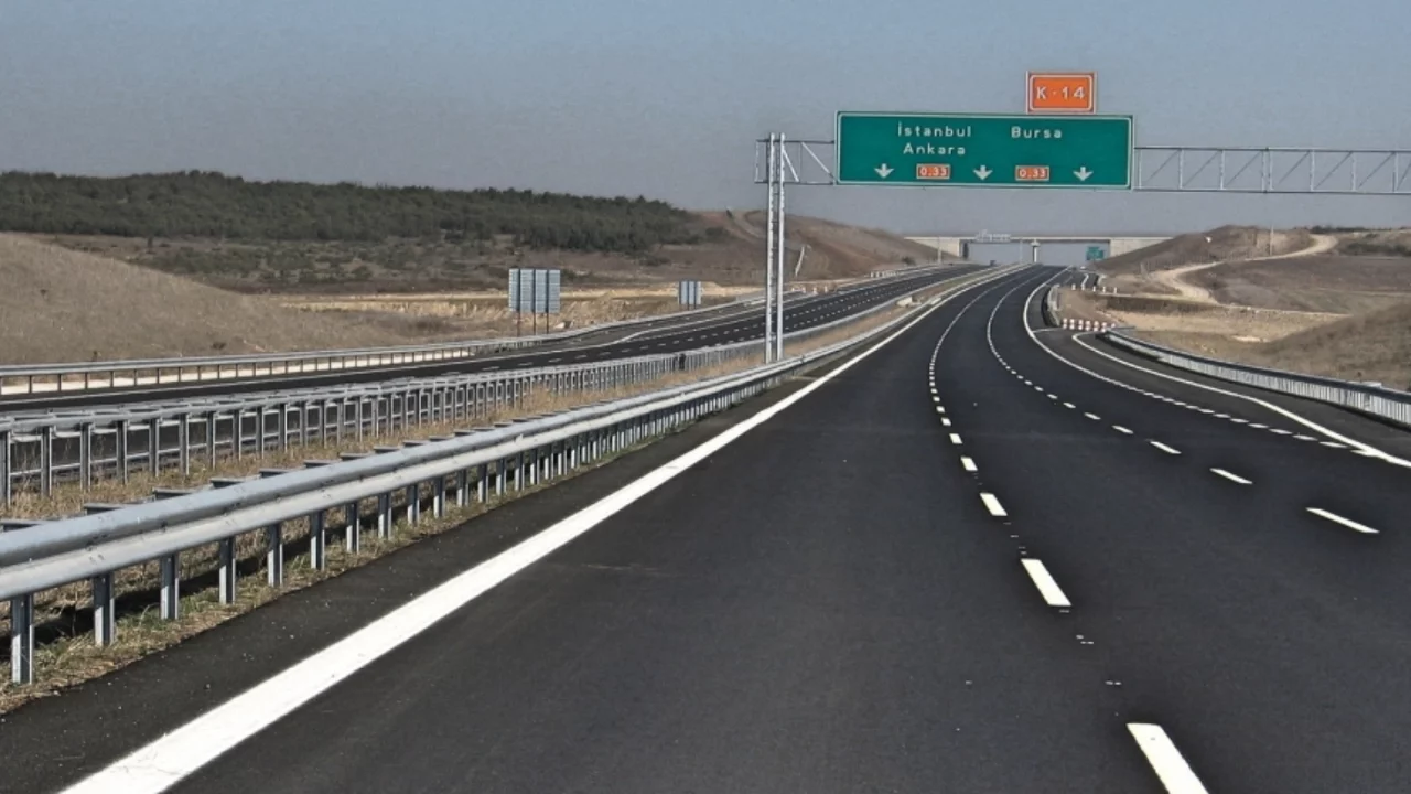 Bursa'da s&uuml;r&uuml;c&uuml;ler dikkat! &Ccedil;evre otoyolunda ulaşımda değişiklik