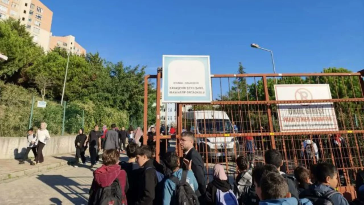 Ortaokulda dehşet! Çok sayıda öğrenciyi bıçakladı...
