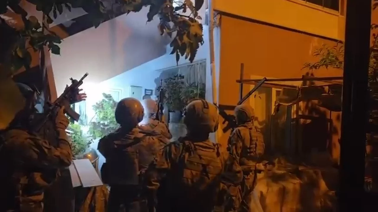 &Ccedil;ok sayıda ilde 'Yıkamacılar' operasyonu! Tam 102 g&ouml;zaltı...