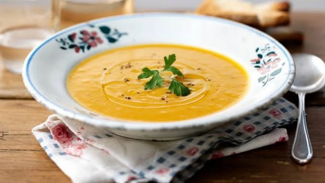 Mercimek &ccedil;orbası nasıl yapılır? Lokanta usul&uuml; mercimek &ccedil;orbasının p&uuml;f noktaları
