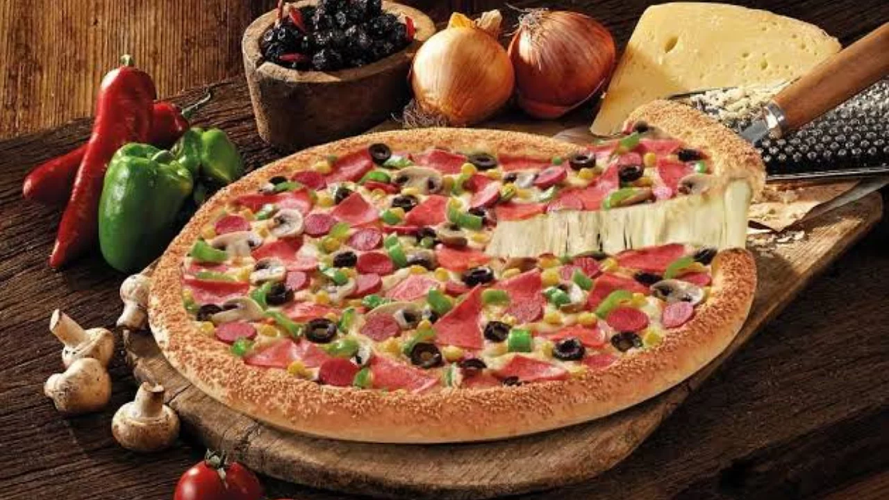 Evde pizza nasıl yapılır? Ev yapımı pizza hamurunun p&uuml;f noktaları