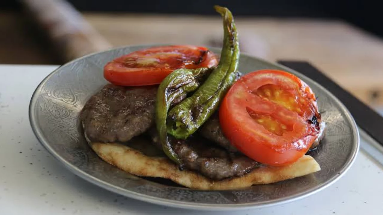 Köfte nasıl yapılır? Dağılmayan ve yumuşak köftenin püf noktaları
