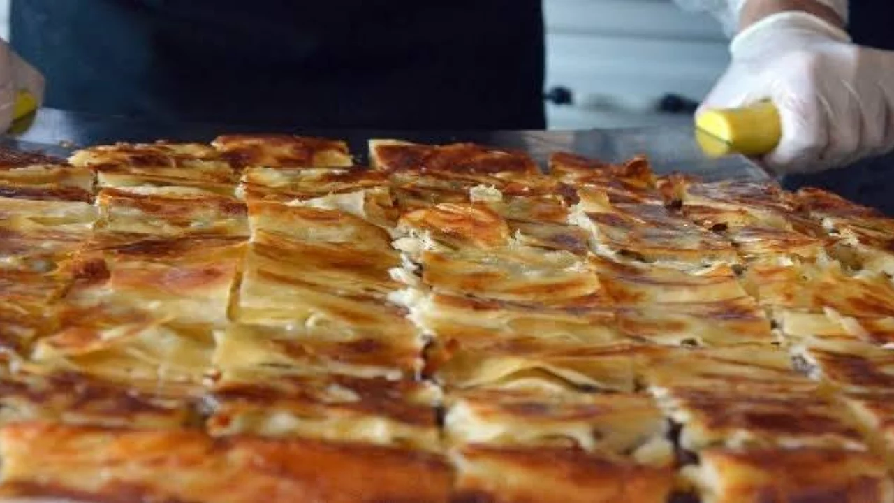 Börek nasıl çıtır olur? Fırından çıktıktan sonra yumuşamayan böreğin püf noktaları