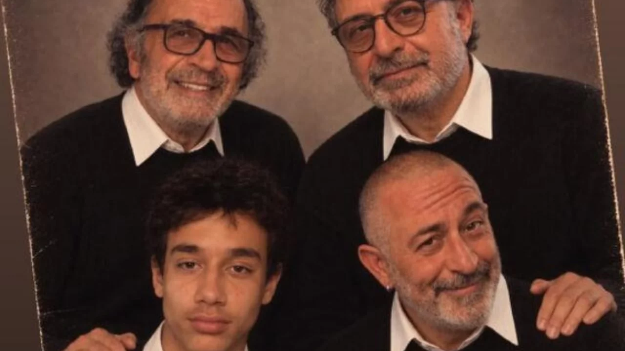 Cem Yılmaz'dan duygulandıran aile pozu! Babası, ağabeyi ve oğluyla aynı karede