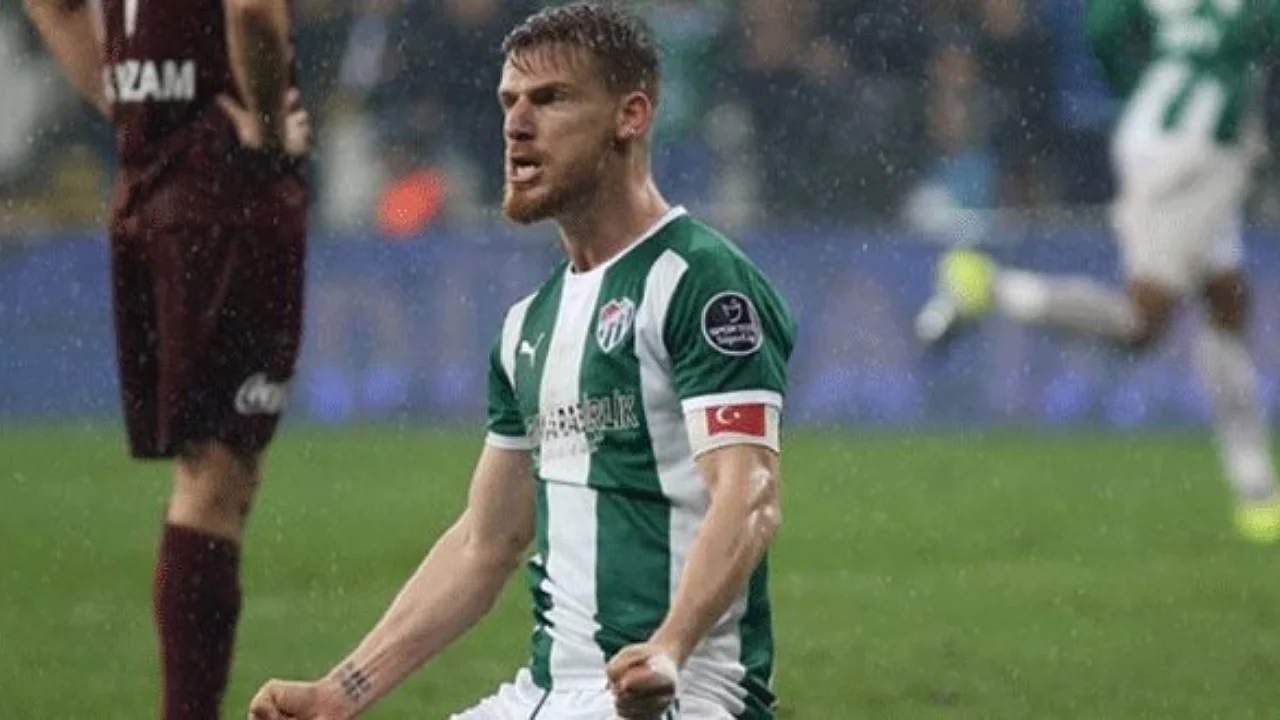 Bursa'dan çıkan milli futbolcu Serdar Aziz kimdir?