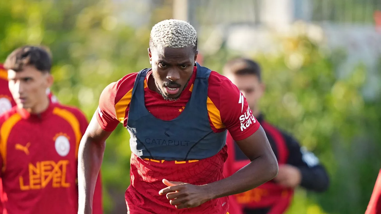 Galatasaray'da Kasımpaşa ma&ccedil;ı hazırlıkları s&uuml;r&uuml;yor: Osimhen'den sevindiren gelişme