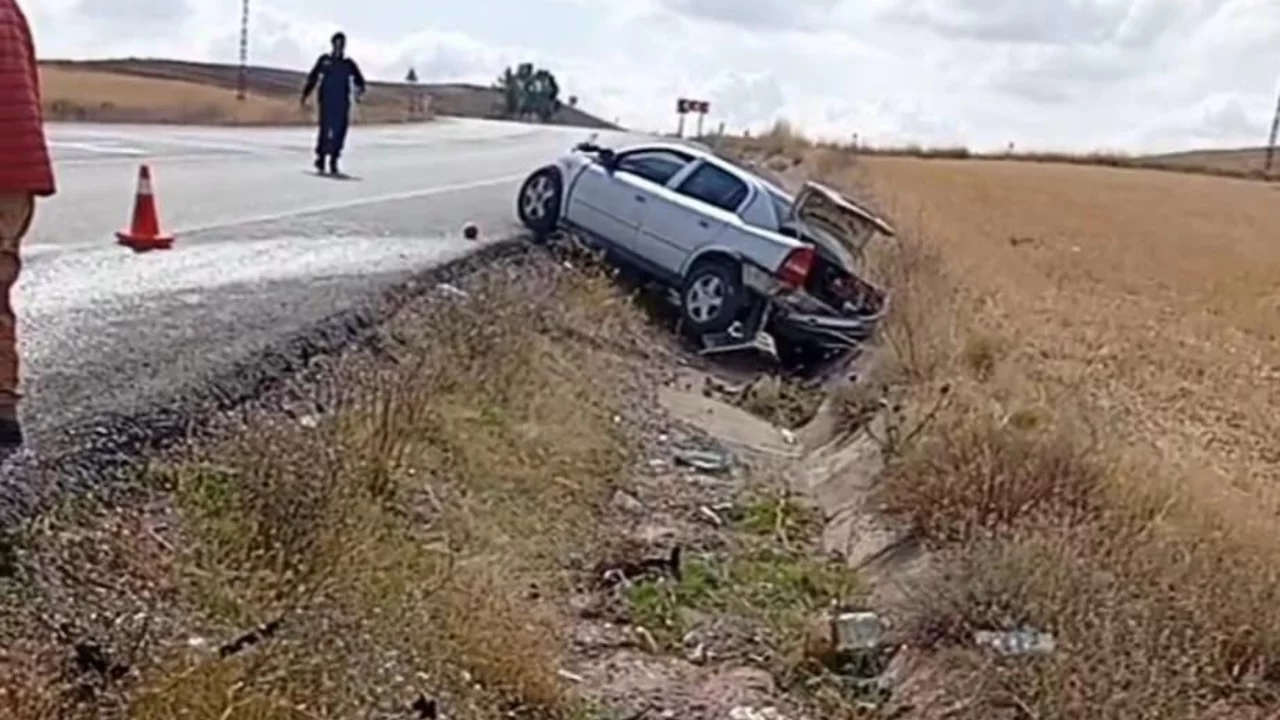 Kayseri'de feci kaza: Otomobille hafif ticari araç çarpıştı, 1 kişi hayatını kaybetti