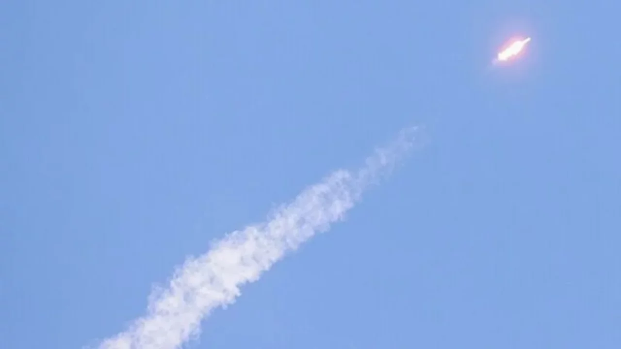 G&uuml;ney Kore'nin Nuri roketi 15 uyduyu başarıyla y&ouml;r&uuml;ngeye taşıdı