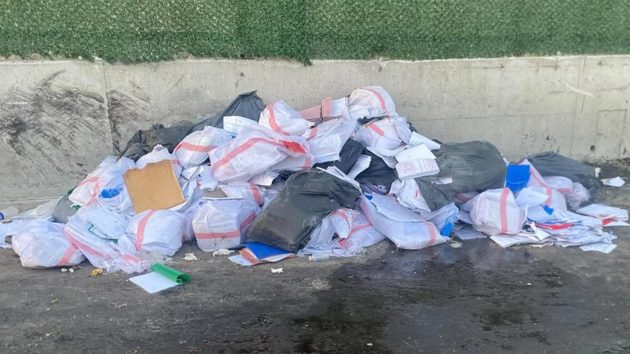 Evrakları yakarken su&ccedil;&uuml;st&uuml;! Belediyeyi sarsan operasyon b&ouml;yle başladı